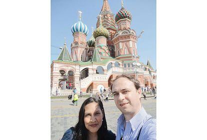 'Selfie' ante uno de los monumentos más impresionantes de la capital rusa, la catedral de San Basilio, que nos manda Pilar.
