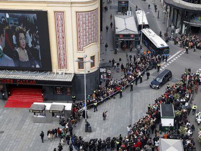 Sara Montiel se despide de Madrid entre cuplés y gritos de “guapa”