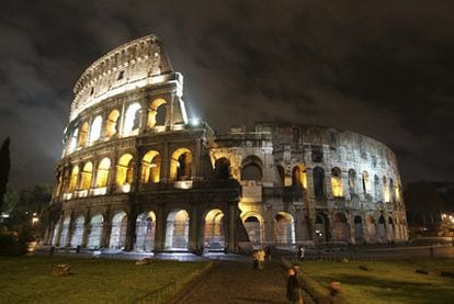 Solo 10 vigilantes se ocupan de salvaguardar el Coliseo de Roma, un monumento que recibe 15.000 visitantes al día.