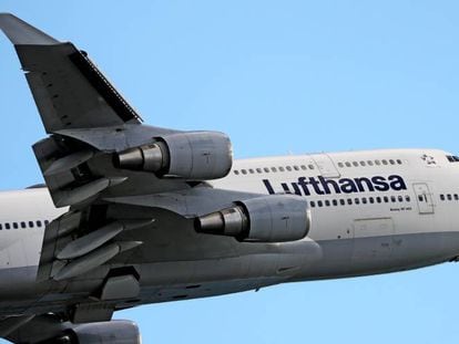 La Unión Europea pacta aumentar los costes que las aerolíneas deben pagar por sus emisiones