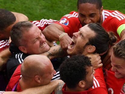 Gareth Bale celebra el primer gol de Gales en una Eurocopa