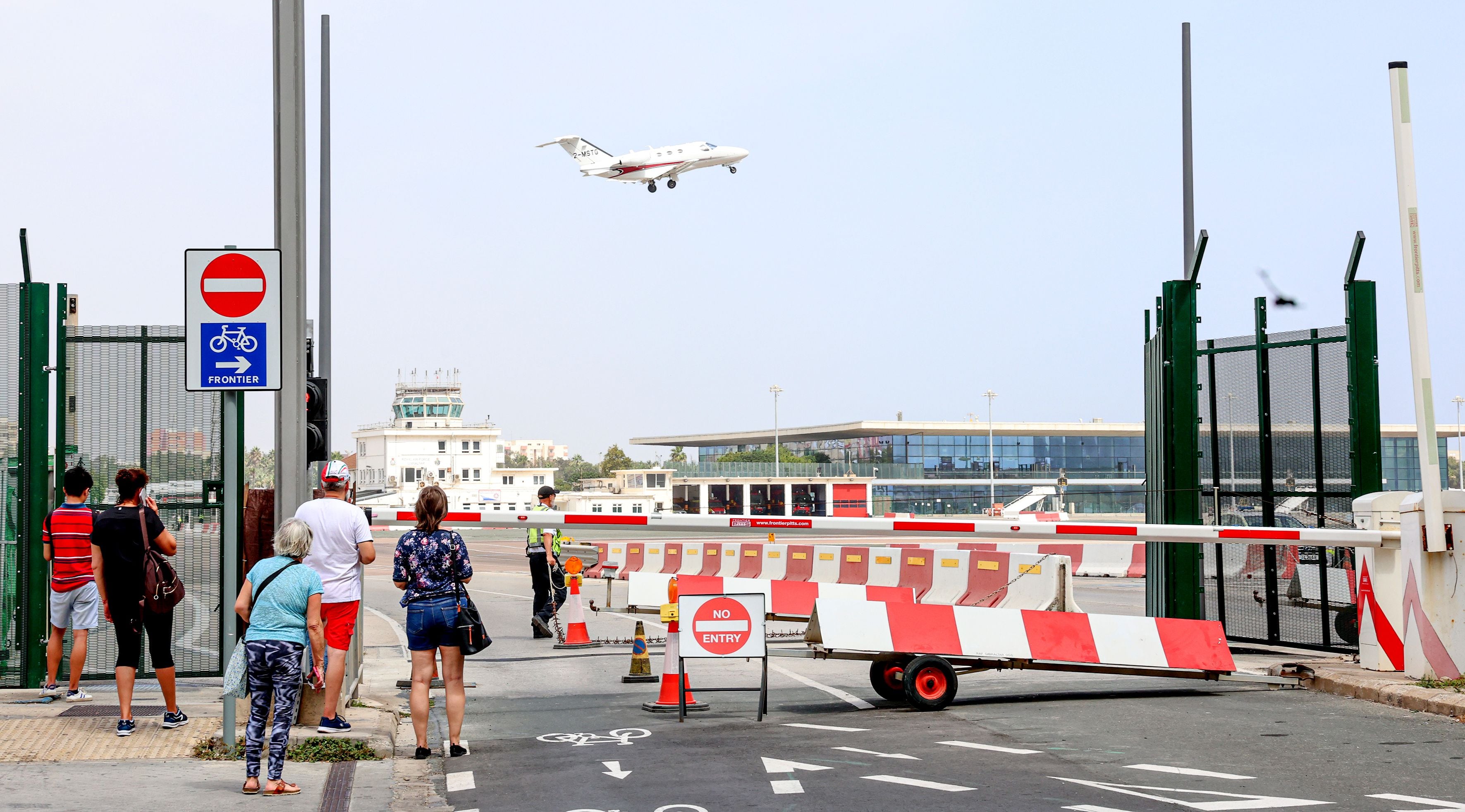 Detenidos 14 integrantes de una mafia china que traficaba con compatriotas con escala en Gibraltar