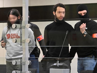 Osama Krayem y Salah Abdeslam en la apertura del juicio, el pasado 30 de noviembre, por los atentados de Bruselas.