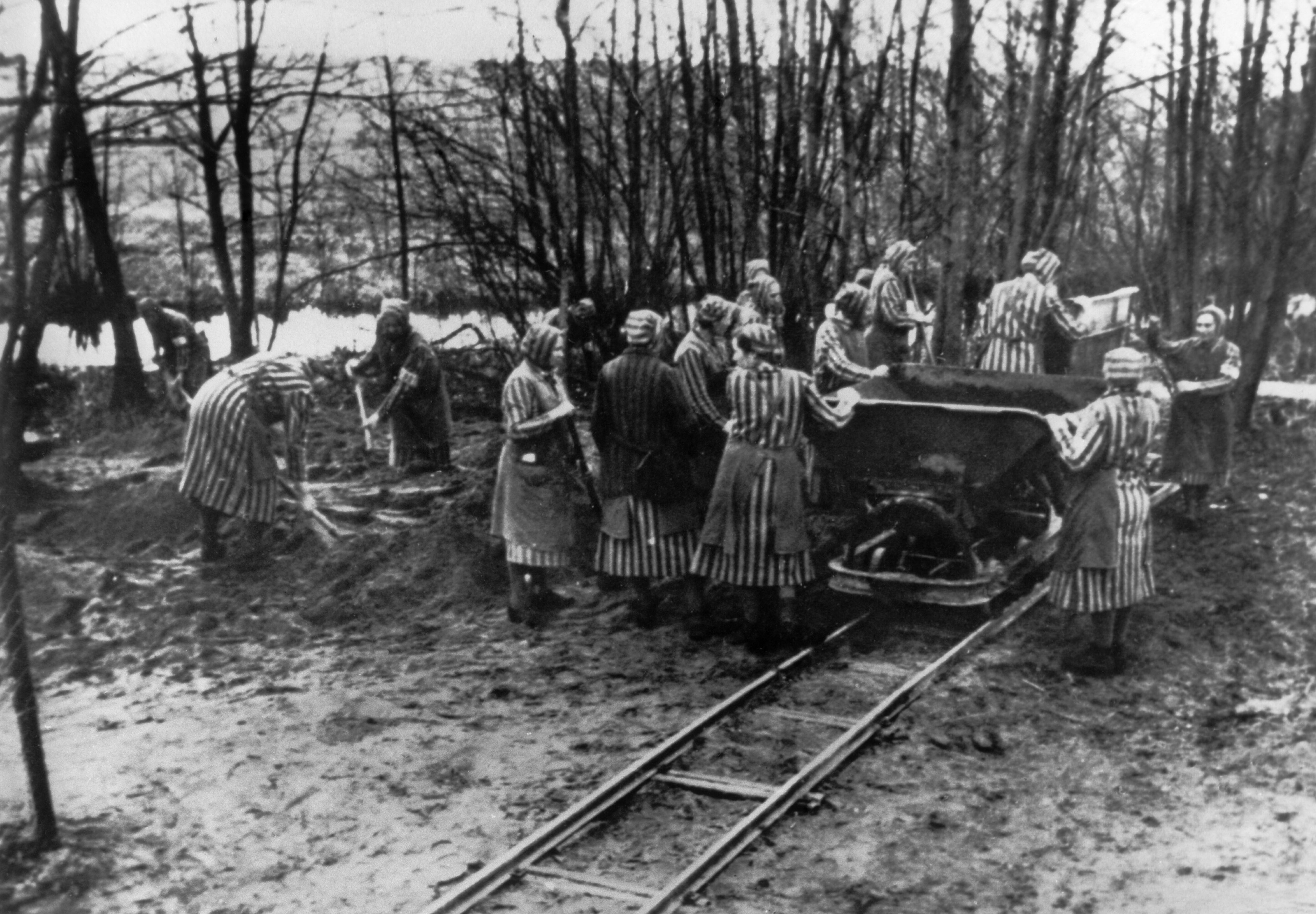 Presas del campo de Ravensbruck, en una fotografía tomada entre 1943 y 1944.