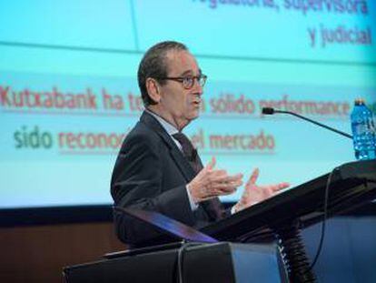 El presidente de Kutxabank, Gregorio Villalabeitia, durante la presentaci&oacute;n de los resultados.