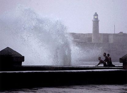 El huracán Ike llegará en las próximas horas a la capital cubana