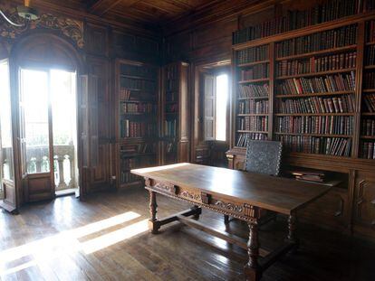 Biblioteca de Pardo Bazán en la Torre de la Quimera del Pazo de Meirás.