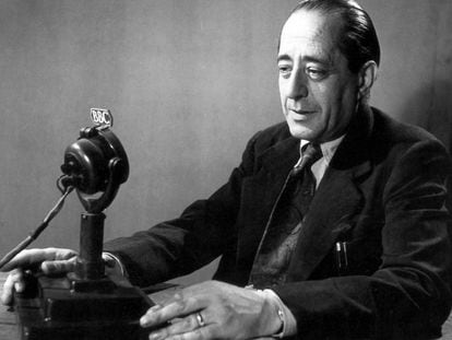 Arturo Barea (1897-1957), durante una intervenci&oacute;n en la BBC. 