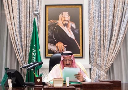 El rey Salman bin Abdulaziz pronunciando su discurso durante la 75a sesión virtual de la Asamblea General de las Naciones Unidas.