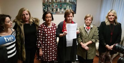 Las hijas de Ramón Romeo, este martes en la Fundación Víctimas del Terrorismo.