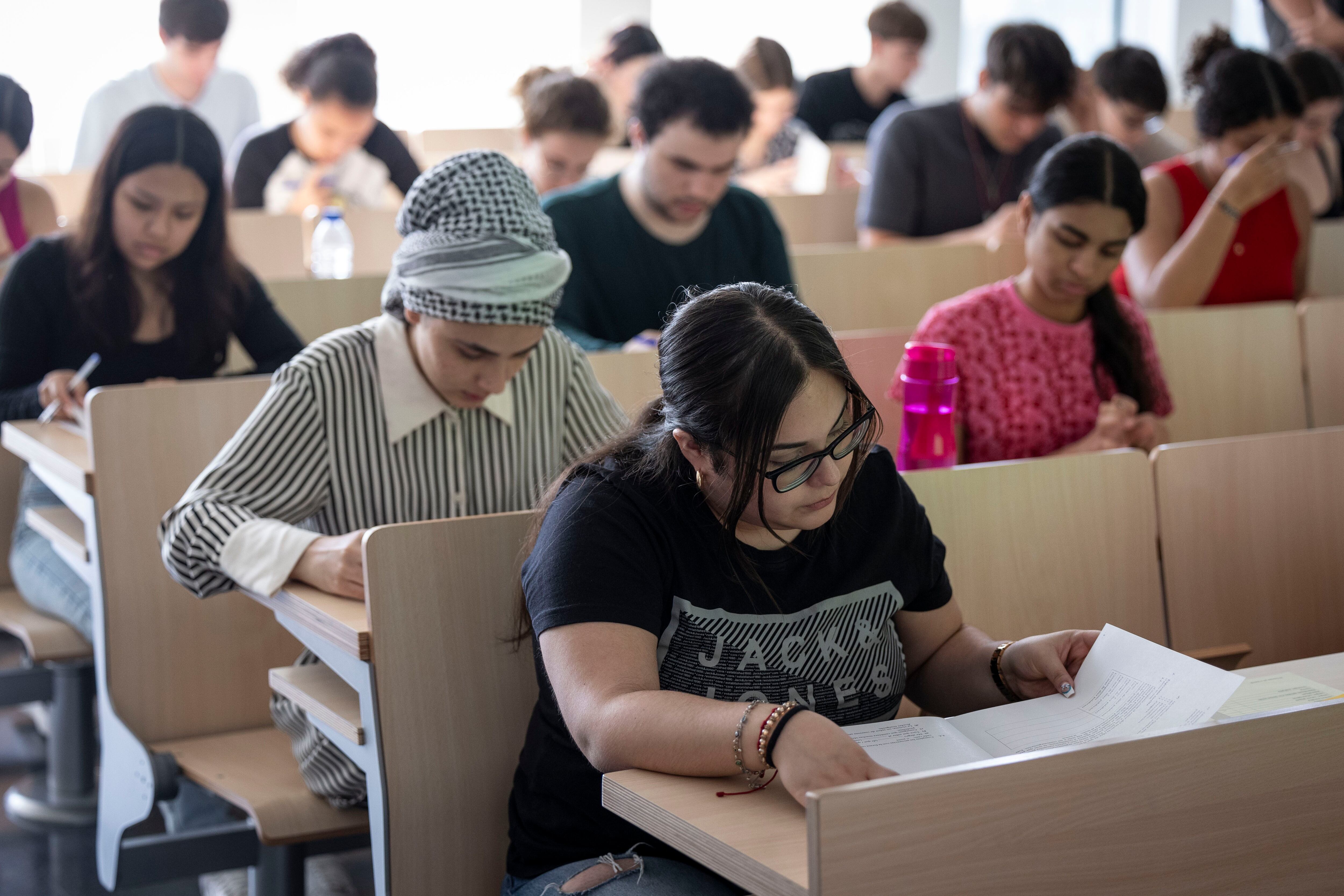 Los errores en los enunciados de las pruebas se repiten en la EVAU: pocos ojos para evitar filtraciones