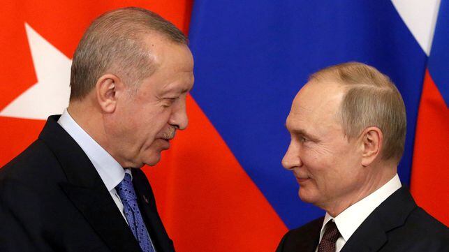 MOSCOW, RUSSIA - MARCH 05:  Russian President Vladimir Putin and Turkish President Recep Tayyip Erdogan greet each other during their talks at the Kremlin on March 5, 2020 in Moscow, Russia. Erdogan is having a one day visit to Russia to discuss the war conflcit in Syria. (Photo by Mikhail Svetlov/Getty Images)