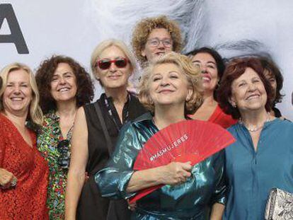 La productora recibe el Premio Nacional de Cinematografía 2018 rodeada de compañeras en un acto que ha reivindicado el  talento femenino  en la profesión
