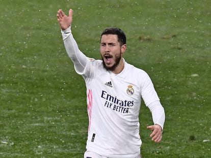 Hazard se queja de una jugada en el partido ante Osasuna en El Sadar este sábado.