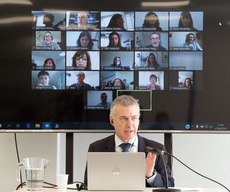 El lehendakari, Iñigo Urkullu, este pasado lunes en una videoconferencia con agentes educativos.