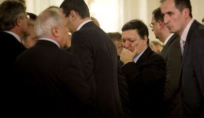 El presidente de la Comisión Europea, Jose Manuel Barroso, con gesto de preocupación en su visita a Bucarest el pasado viernes