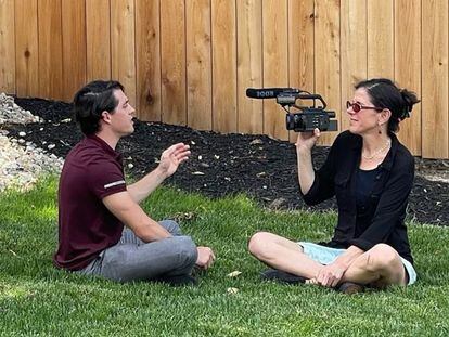 Alexandra Pelosi, en una de las entrevistas con personas que asaltaron el Capitolio en 2021 para el documental 'Los insurgentes de al lado'.