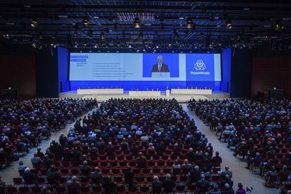 El presidente de la Junta Directiva de Thyssenkrupp, Heinrich Hiesinger, interviene en la junta general de accionistas de la compa&ntilde;&iacute;a celebrada en Bochum (Alemania) en enero pasado. EFE/Rolf Vennenbernd