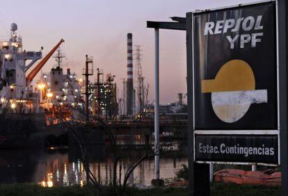 Vista de las instalaciones de YPF en la provincia de Buenos Aires.