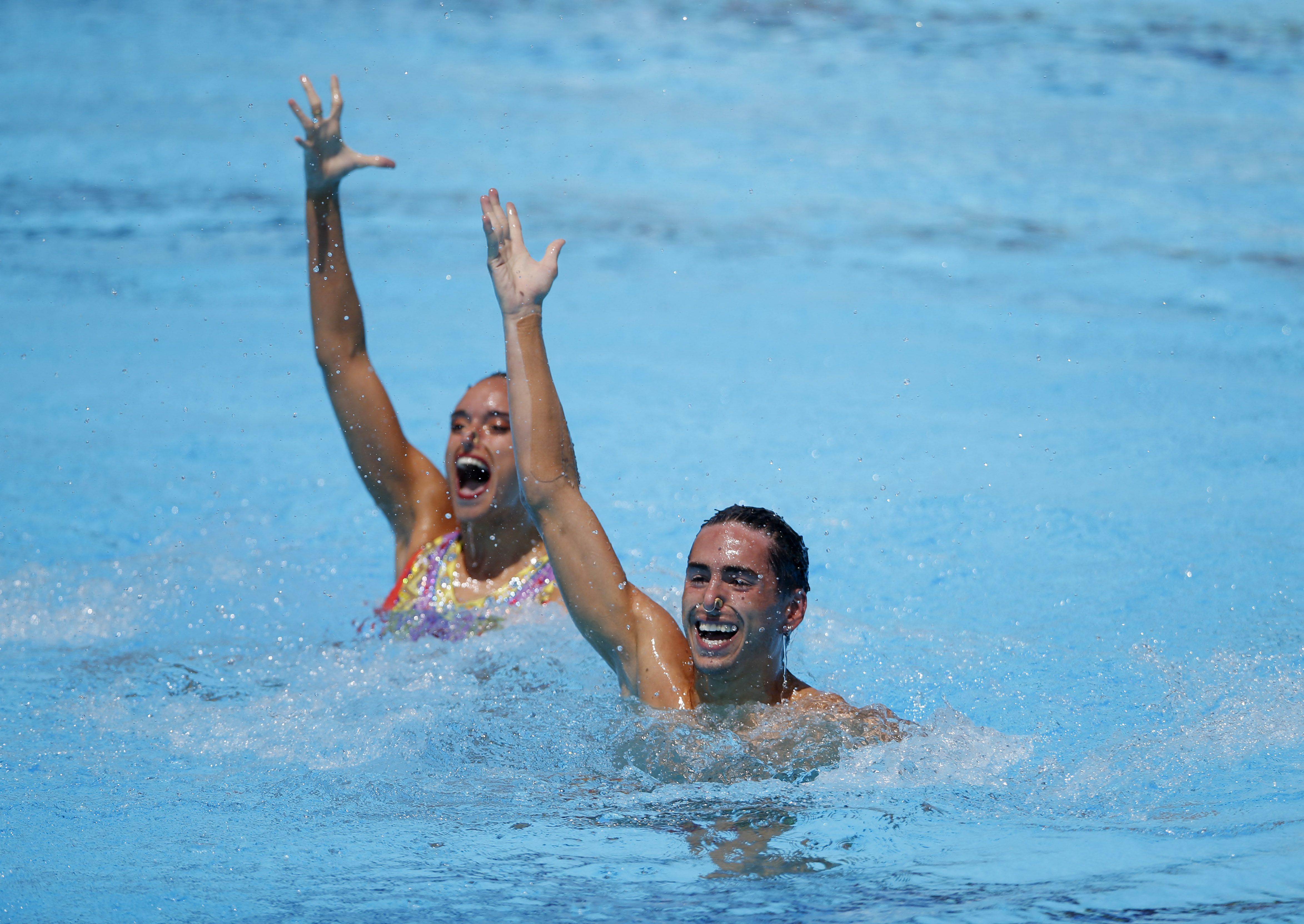 Dennis González y Mireia Hernández, campeones del Europeo de natación en dúo mixto técnico