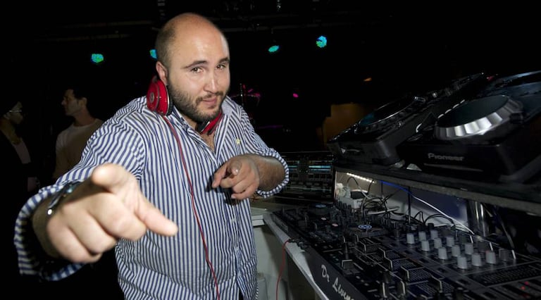 Kiko Rivera ejerciendo de Dj.
