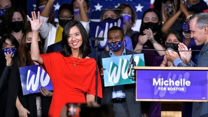 Michelle Wu celebra su victoria en las elecciones a la alcaldía de Boston (EE UU).