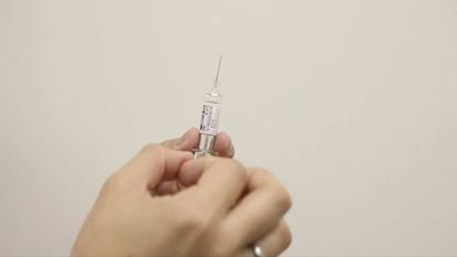Una vacuna de Sanofi Pasteur, la farmac&eacute;utica demandada en Francia.