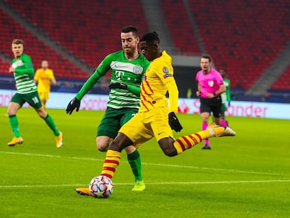 Ousmane Dembélé ante el Ferencváros en el Puskás Aréna de Budapest