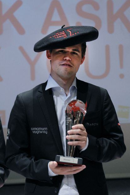 Magnus Carlsen, con la txapela de vencedor en la Final de Maestros de Bilbao 2016