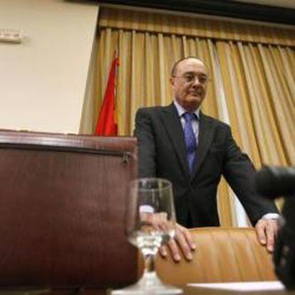 El gobernador del Banco de España, Luis María Linde, durante su comparecencia en la comisión del Congreso de los Diputados.