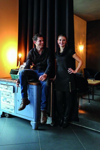 Alexius y Simone Bletsas, propietarios del bar 87 en Stuttgart.