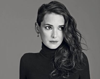 Los miembros de la Generación X fantasearon tanto con ella en los noventa que más de uno al ver al hijo de la actriz en la serie 'Stranger things' ha exclamado: "¡Pero si tiene mis ojos!".