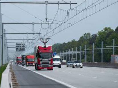 Un camión de Scania utiliza un sistema de carga eléctrico desarrollado por el grupo Siemens.