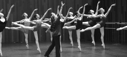 Clases de danza en el Auditori de Barcelona.