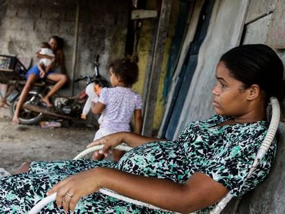 Gerlane Suerda de Santana, de 26, embarazada de su quinto hijo, en Recife, Brasil.