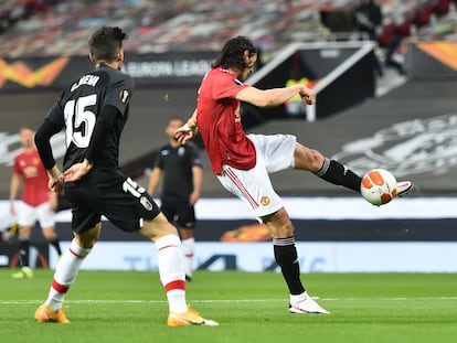 Cavani marca el único gol del partido de vuelta de los cuartos de final de la Europa League este jueves en Old Trafford.