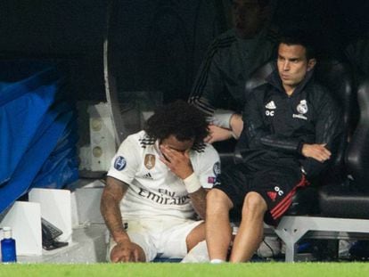 Marcelo, dolorido en el banquillo tras su lesión. En vídeo, declaraciones de Lopetegui y Benzema tras el partido.