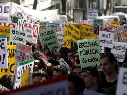 Manifestación convocada por el Sindicato de Estudiantes con motivo de la huelga general en la enseñanza pública