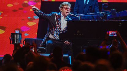 Elton John, durante su último concierto, el sábado en Estocolmo.