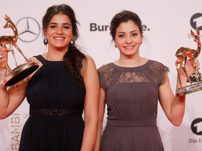 Las hermanas Mardini en 2016 reciben un premio en Alemania, su país de acogida.