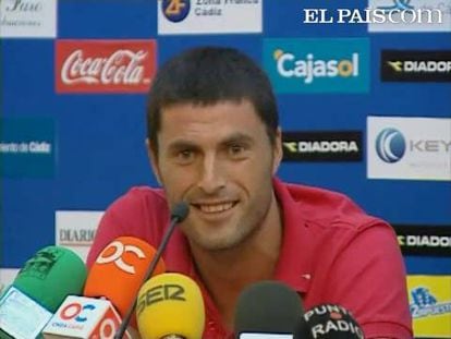 El futbolista sevillano Diego Tristán ha asegurado que está muy contento de jugar en el Cádiz. Tristán ha reconocido que su fútbol en la liga española "estuvo en decadencia", pero ha asegurado que afronta la próxima temporada con mucha ilusión. "Voy a llevar lo más lejos posible al Cádiz", ha afirmado el ex jugador del Mallorca.