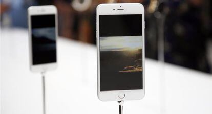 El nuevo iPhone 6 en la presentación en la sede de Apple.