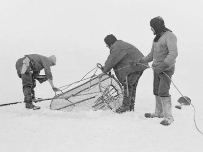 Miembros de la expedici&oacute;n brit&aacute;nica al Polo Sur (1910-13) retratados por George Murray Levick  