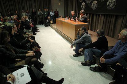 Aspecto de la abarrotada sala del Círculo de Bellas Artes, ayer durante la presentación del libro.