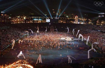 Las luces y el movimiento fueron la clave en una ceremonia que fue heredera, en muchos aspectos, de la de Barcelona.