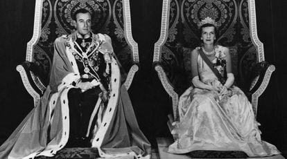 Lord y Lady Mountbatten, últimos virreyes de la India, retratados en 1948 justo antes de dejar el país.