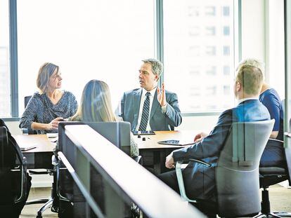 Reunión del consejo de administración de una empresa.