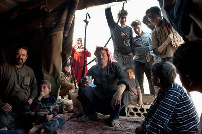 Refugiados sirios ganaderos levantan sus tiendas en tierra de nadie entre Líbano y Siria huyendo del conflicto en Calamún en 2014 para pocos meses después ser invadidos por los yihadistas llegados de Siria