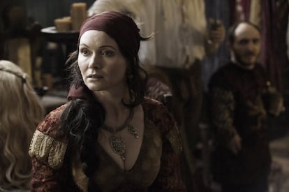 Las representaciones teatrales sobre las luchas entre los Stark y los Lannister que se han visto en un par de capítulos esta temporada son una gozada. Y una forma de ver cómo se puede llegar a desvirtuar un hecho en favor de una idea.