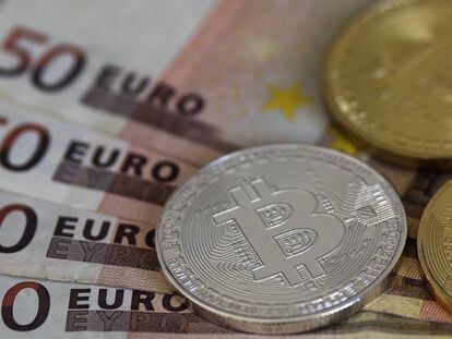 Imagen de monedas de bitcoin.